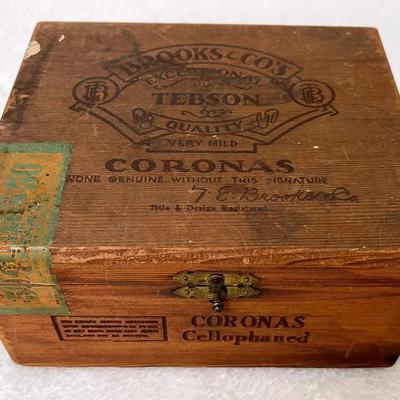 Antique Brooks & Co’s Tebson Coronas Cigar Box