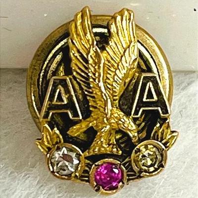 American Airlines 10 Year 10K Gold Ruby and Diamond Service Pin