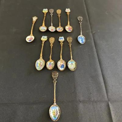 Vintage Tea Spoons | Czechoslovakia | Klepa Arts | Painted Figural & Floral Bowls