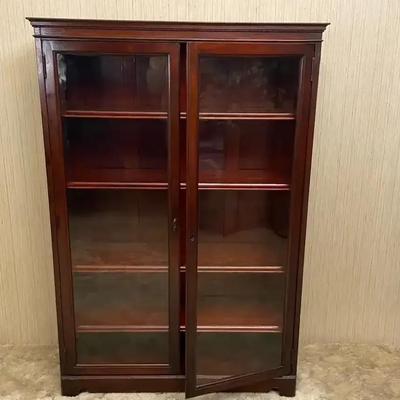 Glass Door Display Cabinet for Restoration