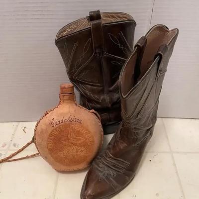 Men’s Brown Cowboy Boots Size 8.5E & Mexican Souvenir Decanter 