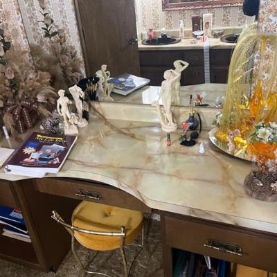 Sale Photo Thumbnail #698