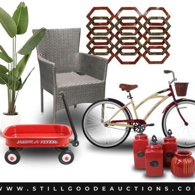 Always a little something for everyone!  Cast iron, coach, lamps, Samsung, crystal, lamp bergere, Le Creuset, artwork, Marshall pottery,...