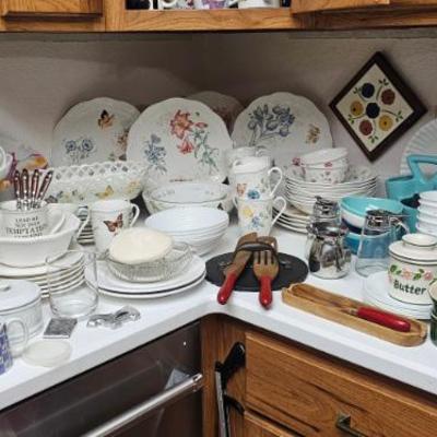 Sale Photo Thumbnail #389: The Kitchen