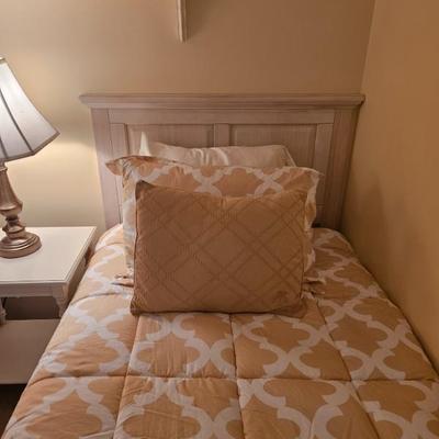 Sale Photo Thumbnail #52: Close up showing headboard, one of a pair