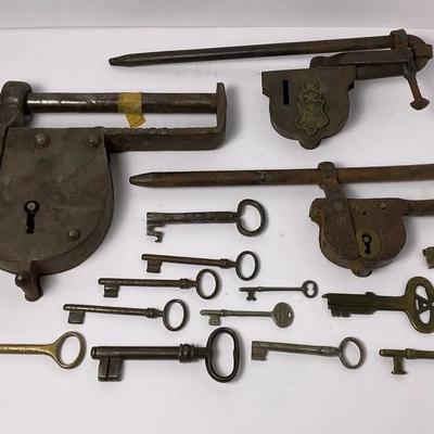 Antique Cast-Iron Lock & Key Set