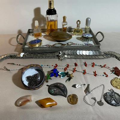 Ladies Vanity Tray With Perfume And Jewelry Pices Including Van Cleef & Arpels