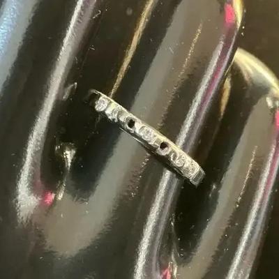 18k White Gold Ring - For Scrap (1.27 Grams)