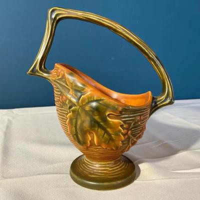 Vintage Roseville Bushberry Branch Handle Basket 