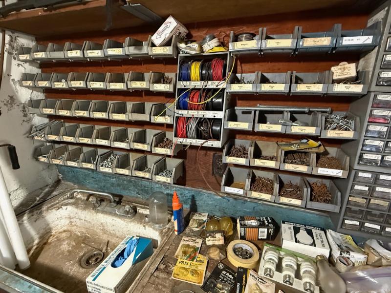 Sale Photo Thumbnail #377