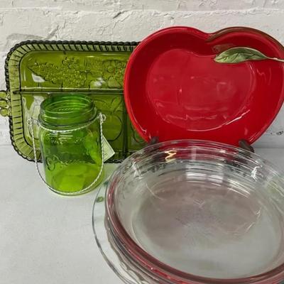 Vintage Indiana Glass Divided Tray With Pyrex Pie Plates