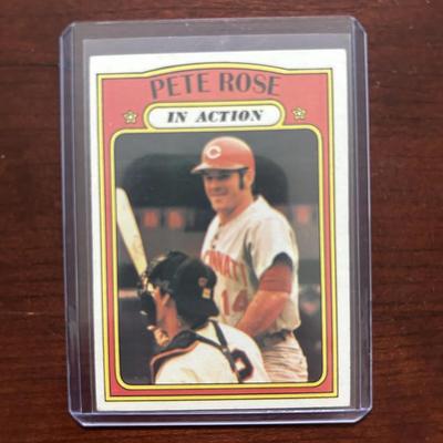 1972 Topps Baseball Card. Pete Rose In Action - Cincinnati Reds. Card #560