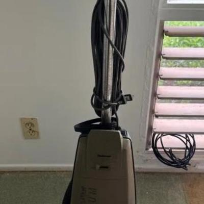 KVS078 - Panasonic Vintage Vacuum Cleaner 