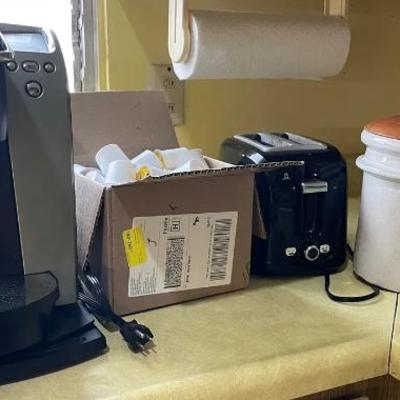 KVS026 - Useful Kitchen Appliances - Keurig, Toaster , Opener
