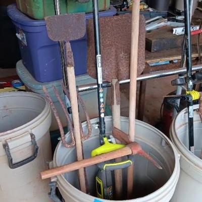 KVS018 Weed Whacker & Misc. Garden Tools