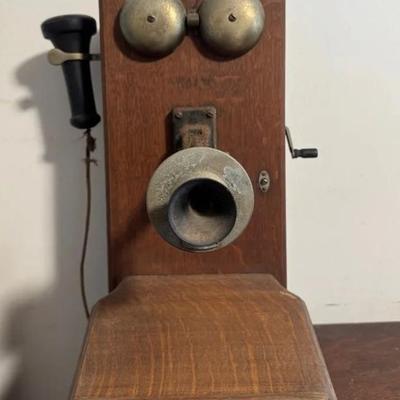 KVS085 - Vintage wall mount crank telephone 