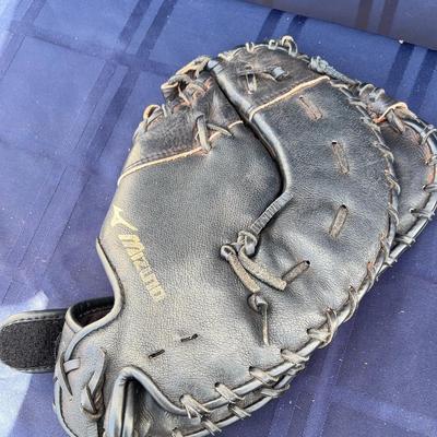 Youth First Base Mitt
