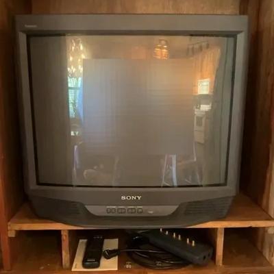 Sony Trinitron CRT W/Remote & Surge Protector 