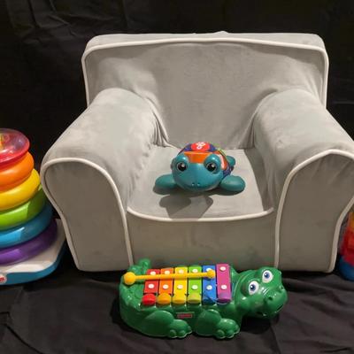  HoneyJoy Armchair, children's toys, rainbow rings, crocodile-xylophone, & Musical Turtle 