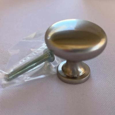 Jeffrey Alexander 3910-SN Silver  Knobs And Door Pulls 30 In Box LOT1