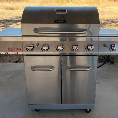 Nexgrill Evolution Infrared Plus 5-Burner Propane Gas Grill