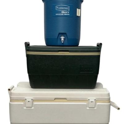 Igloo Marine Large White Cooler, Igloo Green Cooler & Rubbermaid Gott Drinking Water Blue Cooler