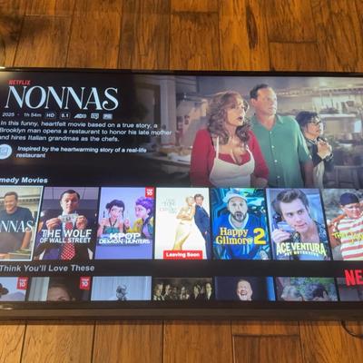 Vizio 40 inch Smart TV model E40-C2 With Remote 