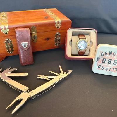 Victorinox Swiss Army tool (w/leather pouch) & FOSSIL watch with leather band 