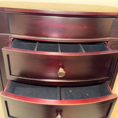 Sale Photo Thumbnail #128