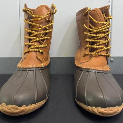  Duck Boots – Size 9 – Faux Fur Lined