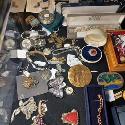 Sale Photo Thumbnail #19