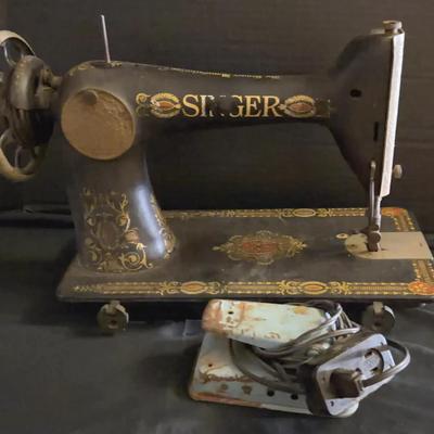 Singer Sewing Machine with Foot Pedal