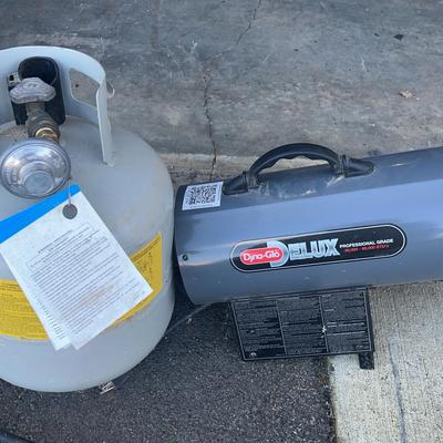 Dyna-Glo Delux Propane Heater, 30,000–60,000 BTU, with Tank & Hose