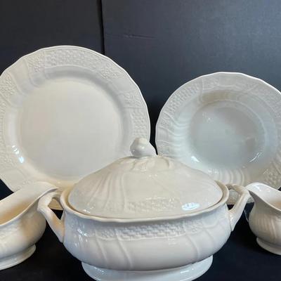 Mikasa Renaissance White Serving Set