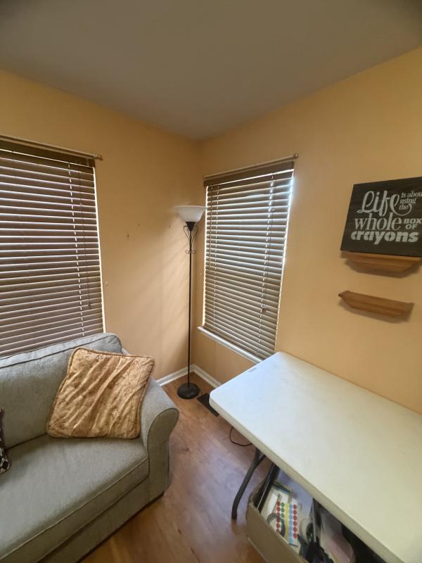 Sale Photo Thumbnail #150