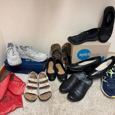 Various Women's Shoe Assortment 