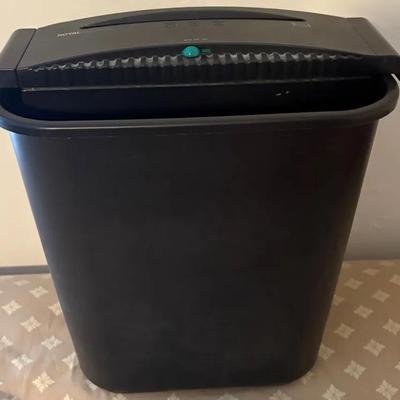 "Black Royal" Paper Shredder with Bin