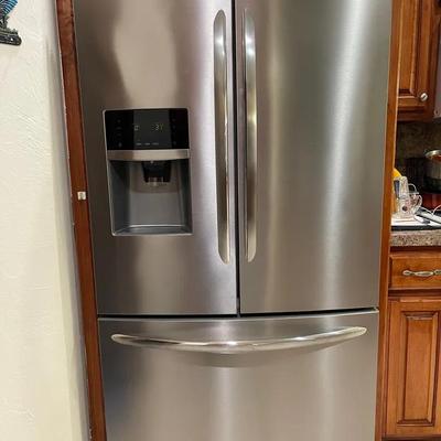 “Frigidaire” Gallery Style Refrigerator