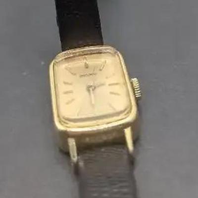 Seiko Goldtone Metal Numerals 6N0101 1104-3419