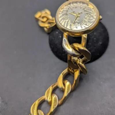 Anne Klein White Face With Gold Lion 11/7330-1 4GA