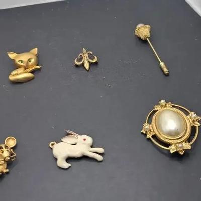 Vintage Goldtone Pins