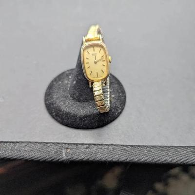 Seiko Quartz Beige Face With Numerals 1320-5539 161967