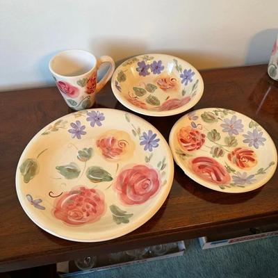 4 Piece Dinnerware Set