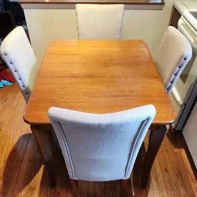 Kitchen Table & Upholstered Chairs