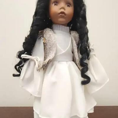 Elegant Porcelain Collector Doll – Inset Eyes & Intricate Lace Gown