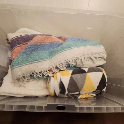 Quilt & Blanket Lot