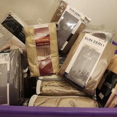 Lot of Sheets, Curtins and Tablecloths 