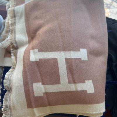 Sale Photo Thumbnail #46