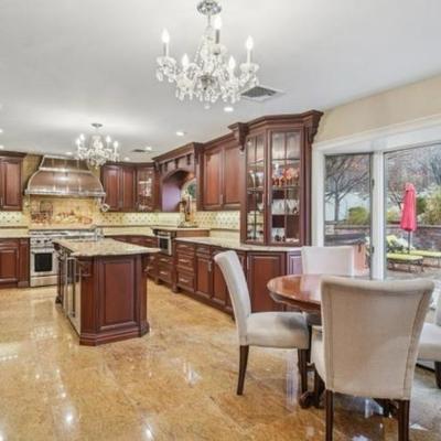 Sale Photo Thumbnail #2