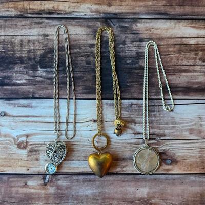 Sale Photo Thumbnail #113: Vintage jewelry